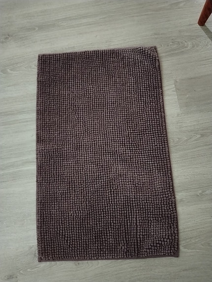 Violetti kylpyhuoneen matto 80cm x 50cm