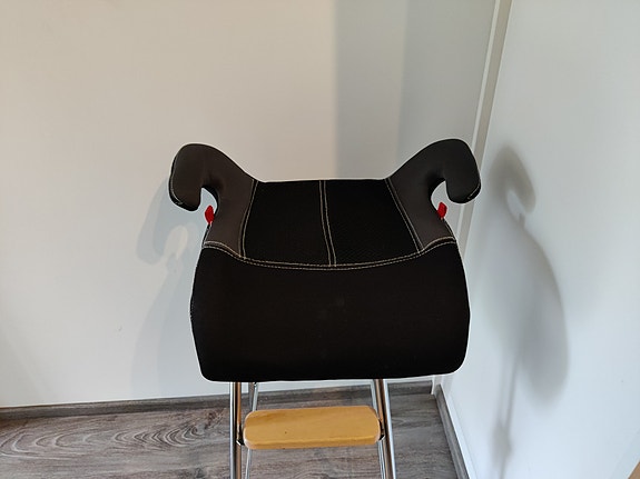 Korokeistuin autoon