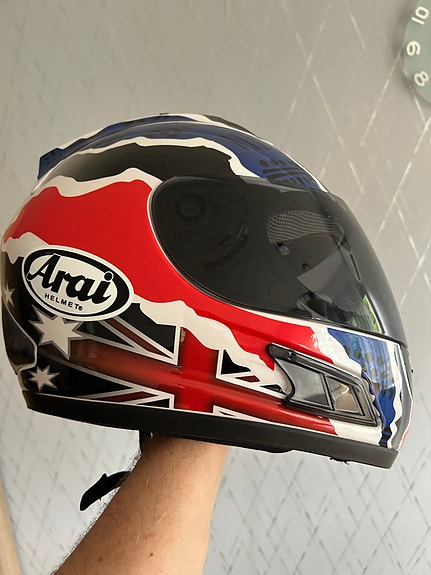 Arai kypärä XL