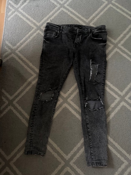Miesten harmaan reiälliset farkut skinny fit/slim fit