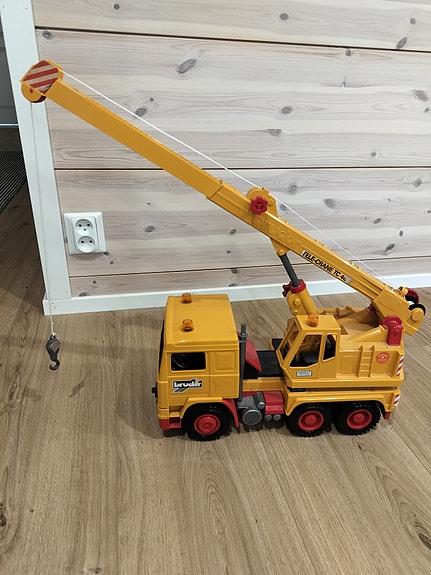 Bruder nosturi