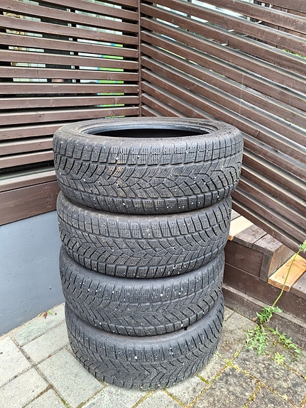 Goodyear UltraGrip Ice -kitkat (30/22-leima & 4,5-5 mm pinta)