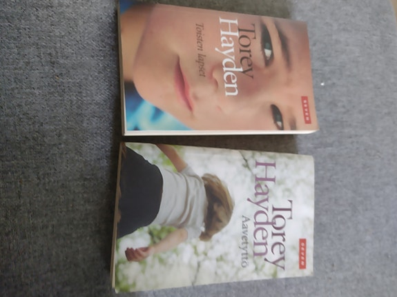 Torey Hayden: Aavetyttö, Toisten lapset (pokkarit)