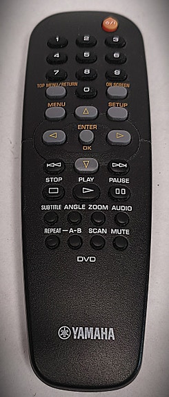 Yamaha-kaukosäädin DVD-soittimelle