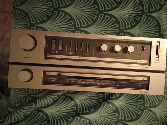 Radio ja vahvistin Pioneer