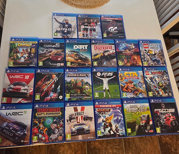 PS4 pelejä