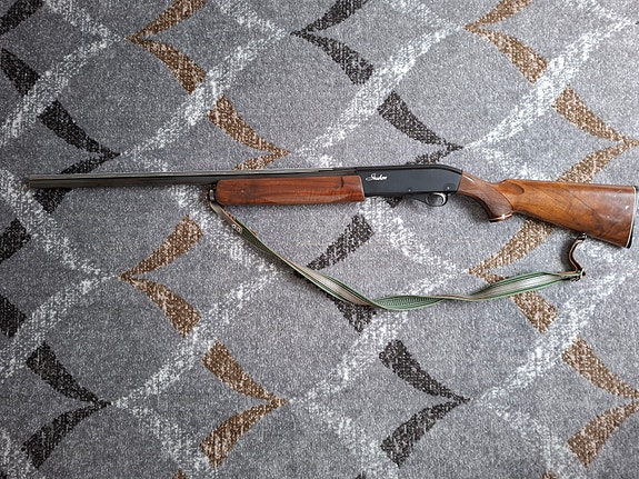 Puoliautomaatti haulikko 12/70