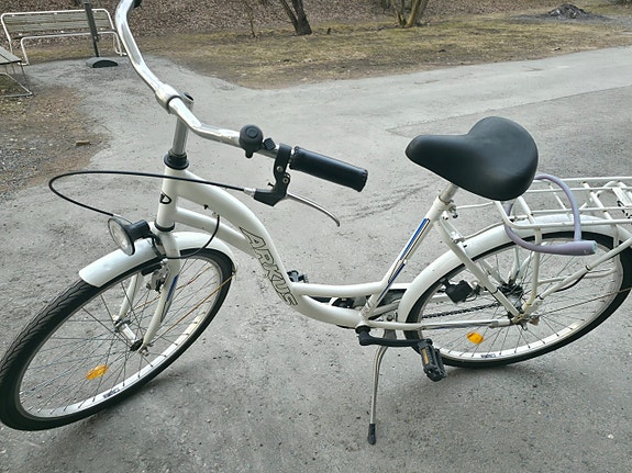 🚲 Tyylikäs ja hyvin pidetty Arkus kaupunkipyörä – heti ajoon!