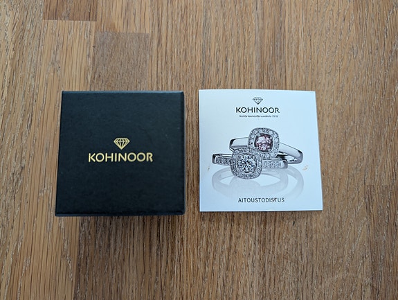 Kohinoor Margit valkokultasormus
