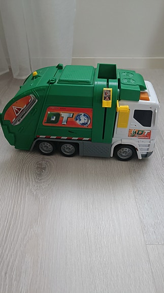 Iso roska-auto
