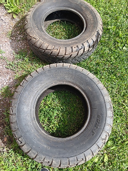Mönkijän renkaat.