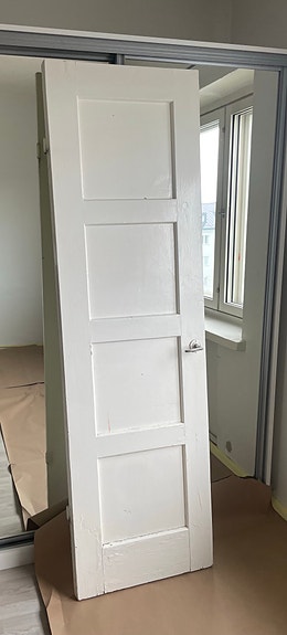 Valkoinen vanha puuovi kahvalla 202x60 cm