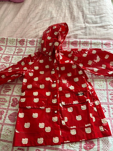 H&M Hello Kitty lasten sadetakki koko 110 punainen tytöille