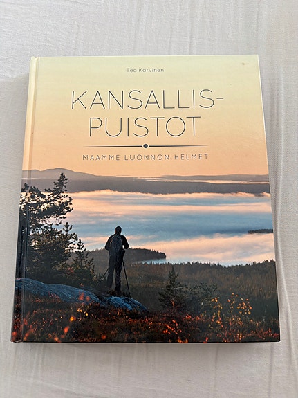 Kansallispuistot – Maamme luonnon helmet -kirja