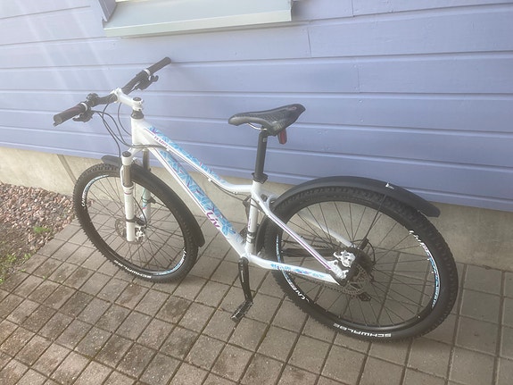 Giant Liv 27.5" maastopyörä S naisten