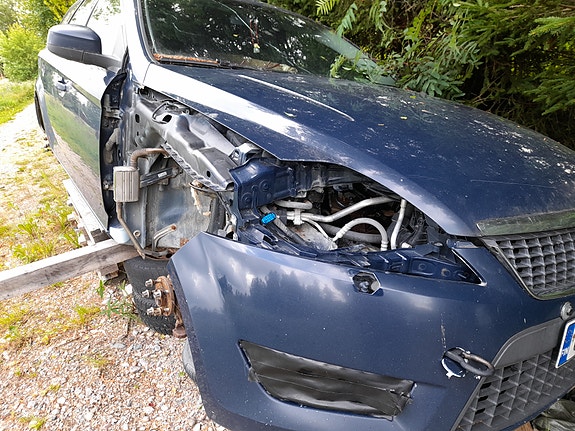 Ford Mondeo 1.8 D osia , ei KAT