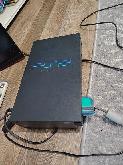 Sony PlayStation 2 konsoli + ohjain + 3 peliä