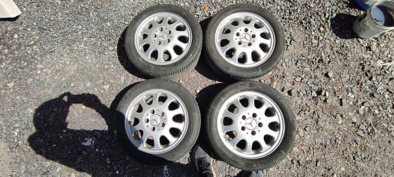 Continental 195/50 R15 kesärenkaat vanteilla Mercedes