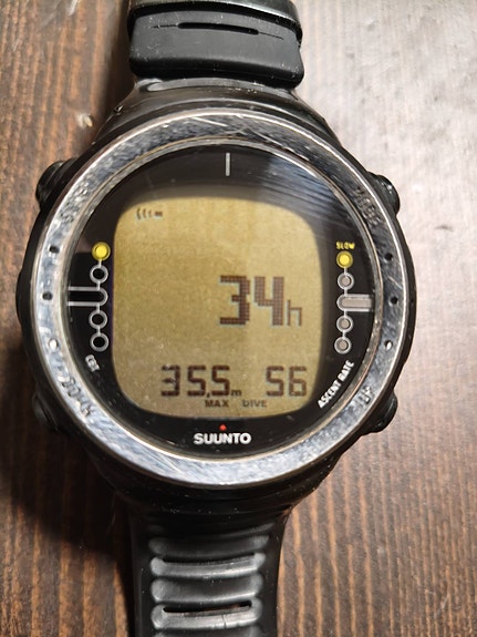 Suunto D4