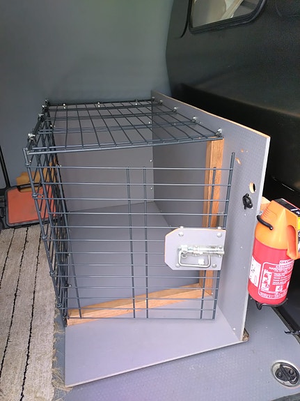 Koiranhäkki pakettiautoon Transporter t6