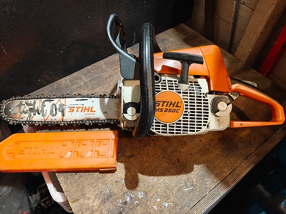 Moottorisaha Stihl MS 250 C