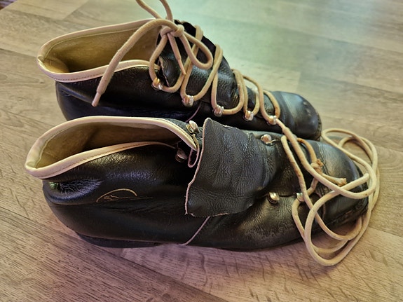 Vintage monot, koko 42 (1950–60-luku)