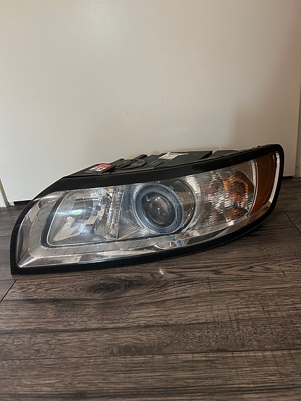Volvo V50 Facelift vasen xenonumpio