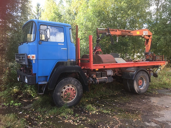 Kappaletavaranosturi kuorma-auton alustalla