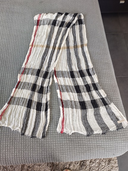 Burberry -huivi
