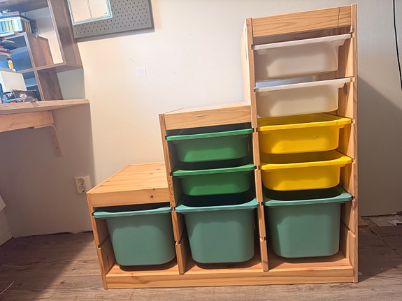 IKEA TROFAST laatikoilla