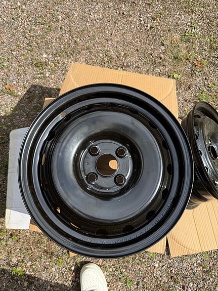 Uudet 6Jx15 4x100 vanteet
