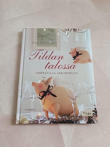 Tildan talossa - Ompelua ja askartelua