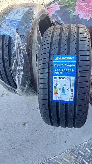 landsail 235/40 R19