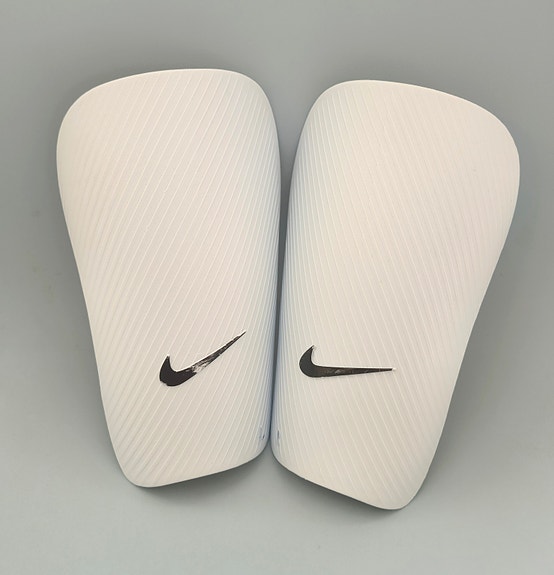 Nike säärisuojat S/M