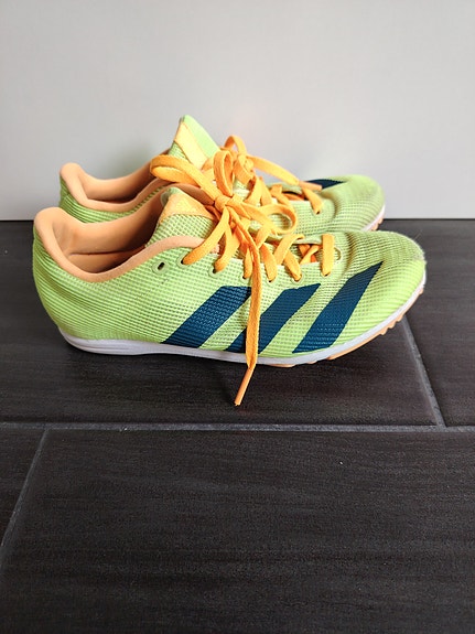 Lasten Adidas piikkarit 33,5