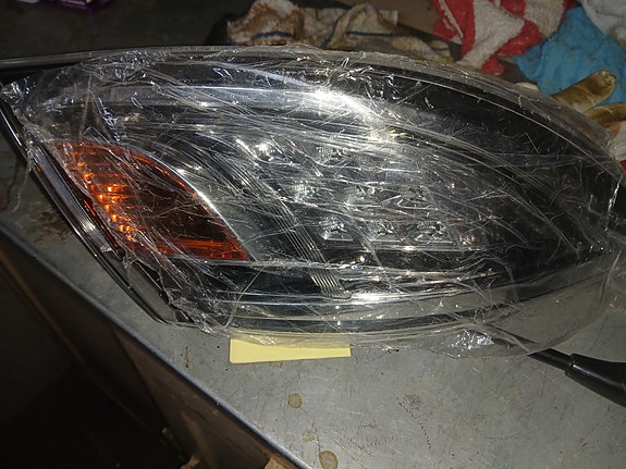 Mazda 6 ajovalo / etuvalo vasen