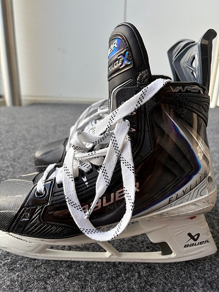 Bauer Flylite luistimet 5,5 fit 3 + uudet fly ti terät