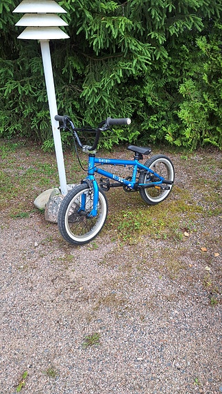 BMX temppupyörä 16" sininen