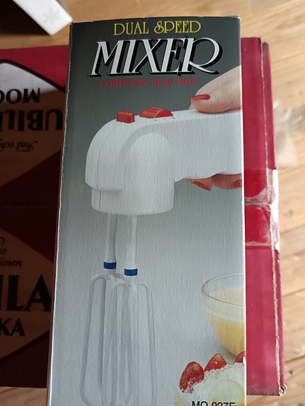 Pieni vatkain, paristoilla