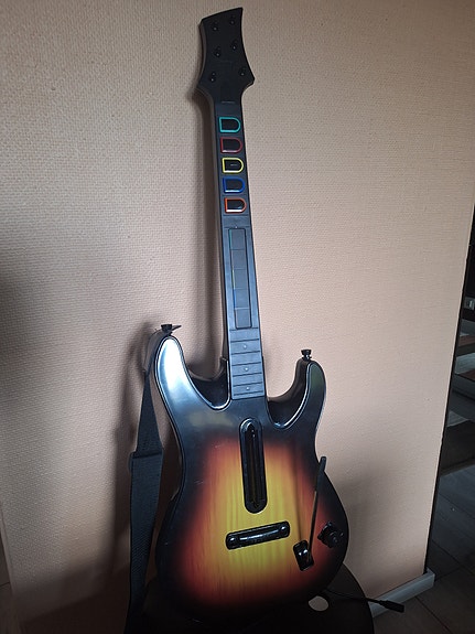 Guitar Hero kitara, kunnostettu PC/konsoli