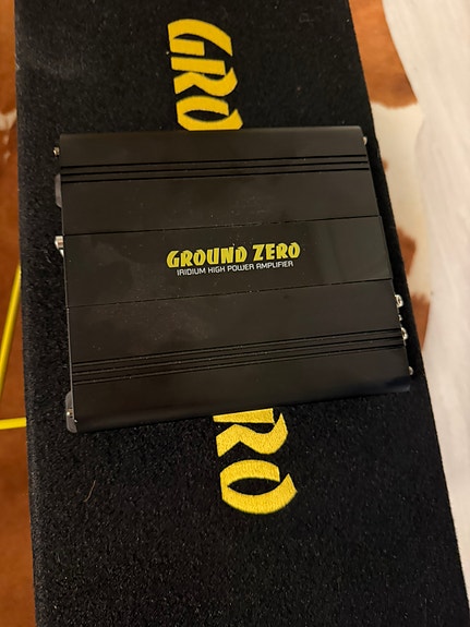 Ground Zero vahvistin ja subwoofer autoon