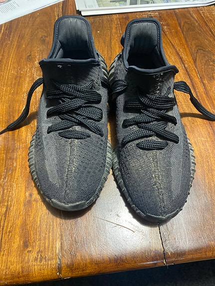 Yeezy lenkkarit 42