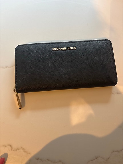 Michael Kors iso lompakko