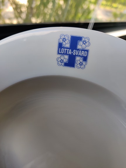 Rörstrand Lotta-Svärd syvä lautanen