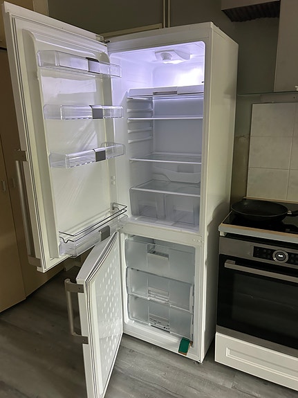 Myydään jääkaappi pakastin