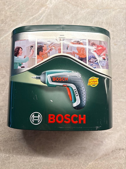 Bosch IXO 3,6V ruuvinväännin