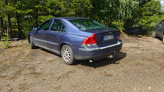 Volvo S60 2.4 bensa 2001 osina