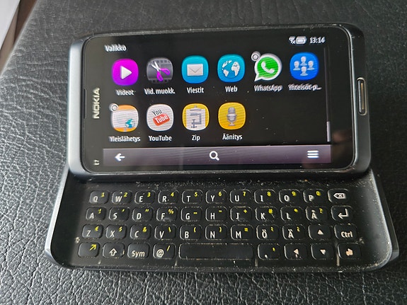 Nokia E7 klassikko