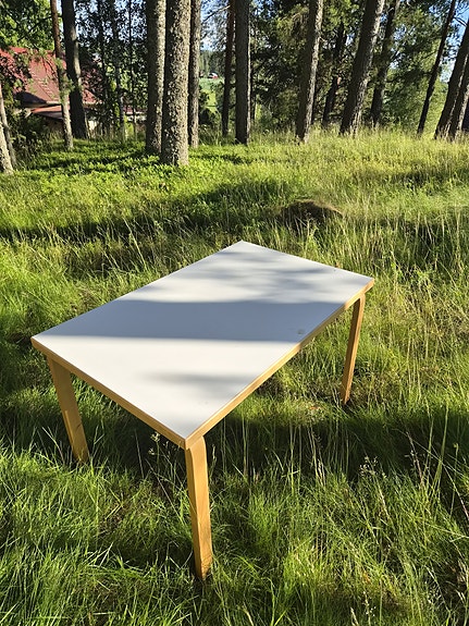 Artekin ruokapöytä