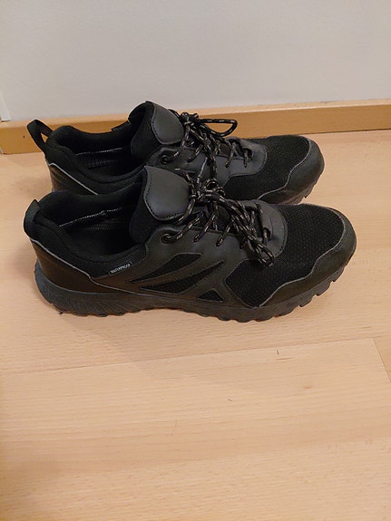 Miesten waterproof kengät koko 46